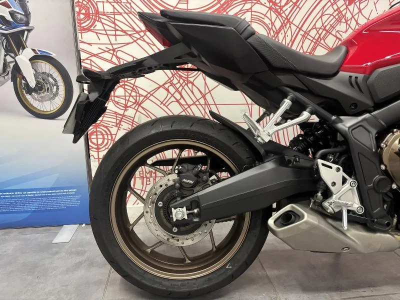 CB 650 R