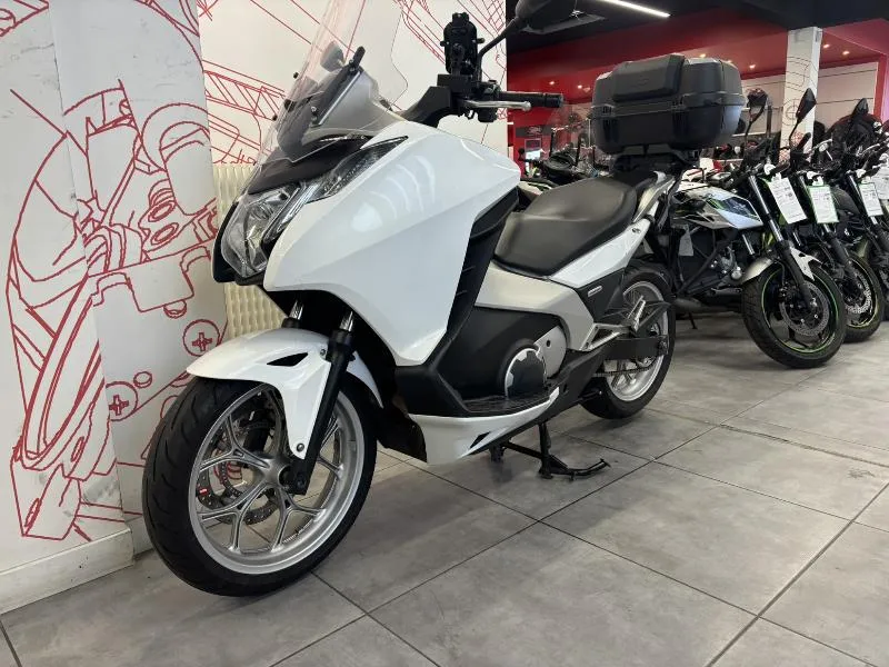 INTEGRA 700