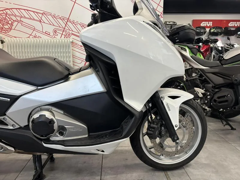 INTEGRA 700