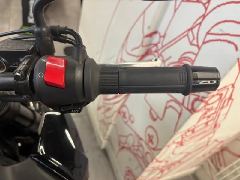 CB 125  R