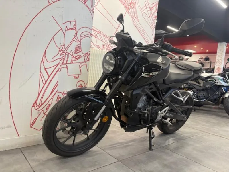 CB 125  R