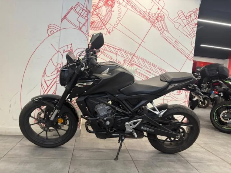 CB 125  R