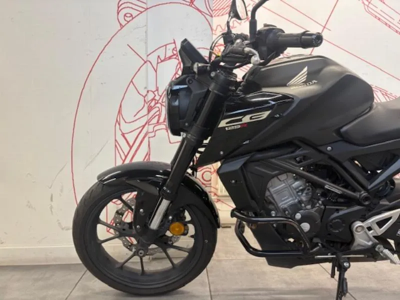 CB 125  R