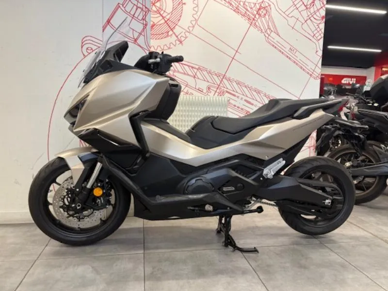 NSS FORZA 750