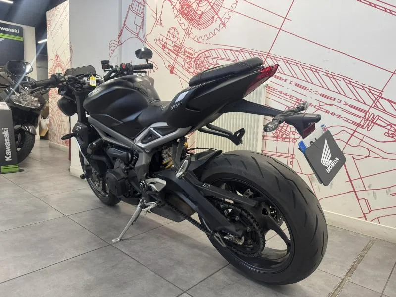 STREET TRIPLE 765 RS