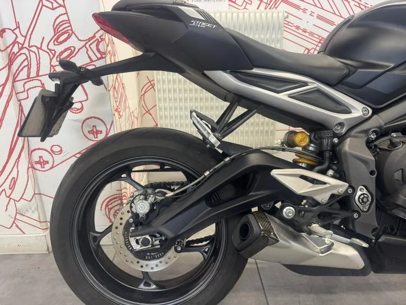 STREET TRIPLE 765 RS