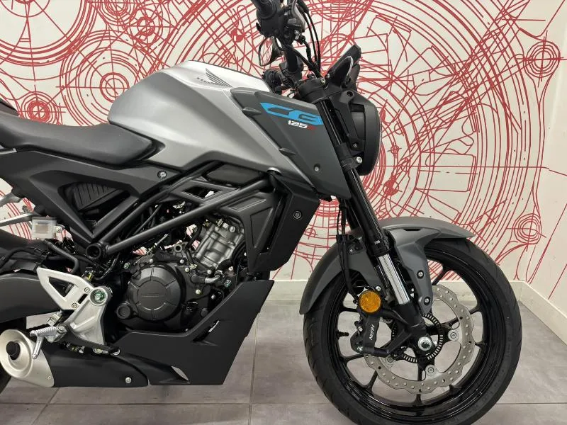 CB 125  R