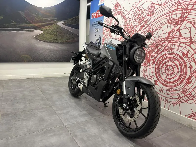 CB 125  R