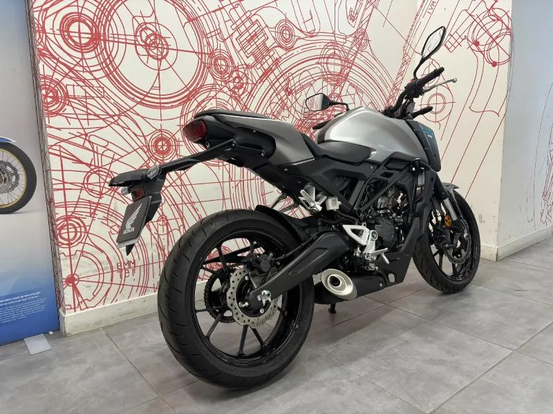 CB 125  R