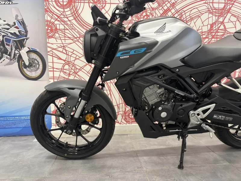 CB 125  R