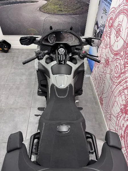 GL 1800 GOLDWING TOURING DCT