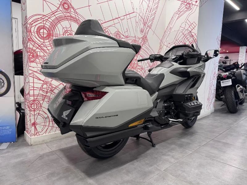 GL 1800 GOLDWING TOURING DCT