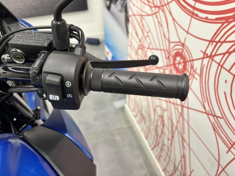 CB 125 F