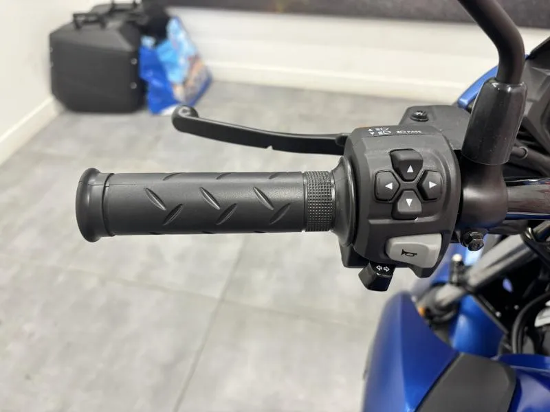 CB 125 F