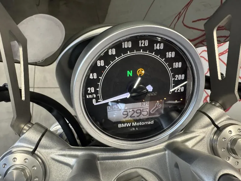 R NineT PURE