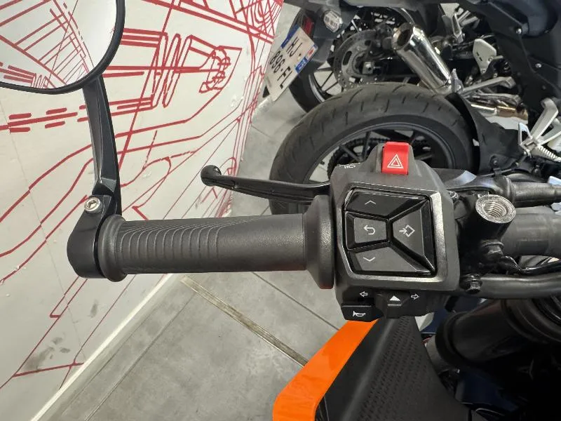 125 DUKE ABS