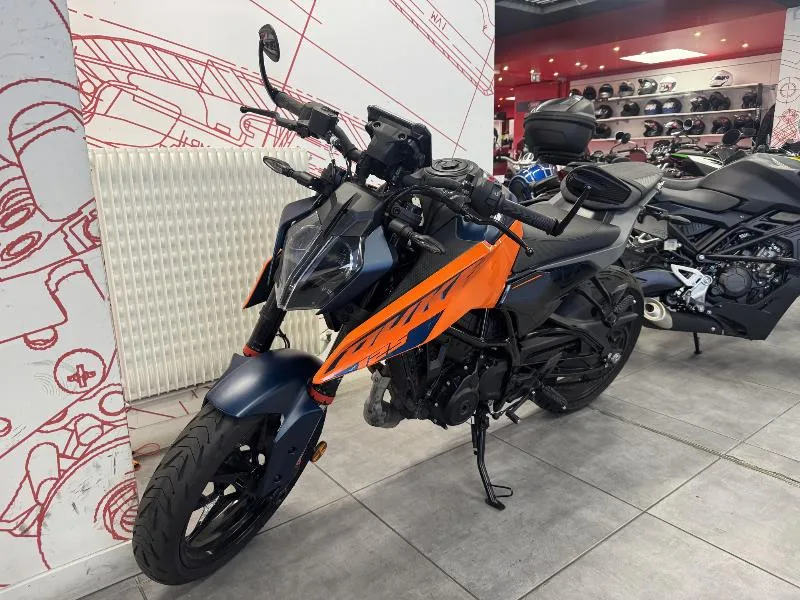 125 DUKE ABS