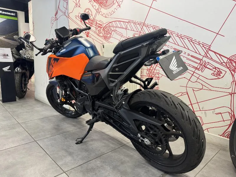 125 DUKE ABS