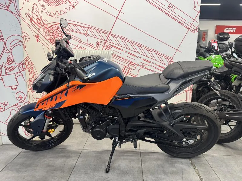 125 DUKE ABS
