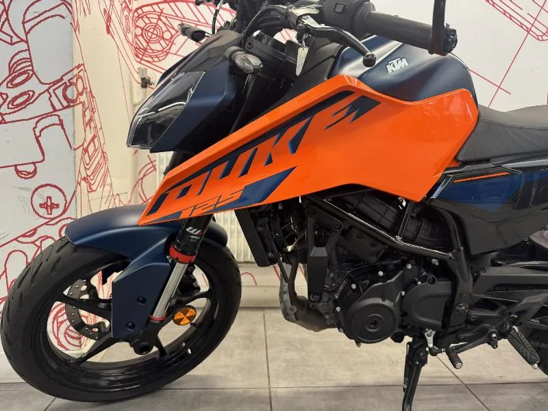 125 DUKE ABS