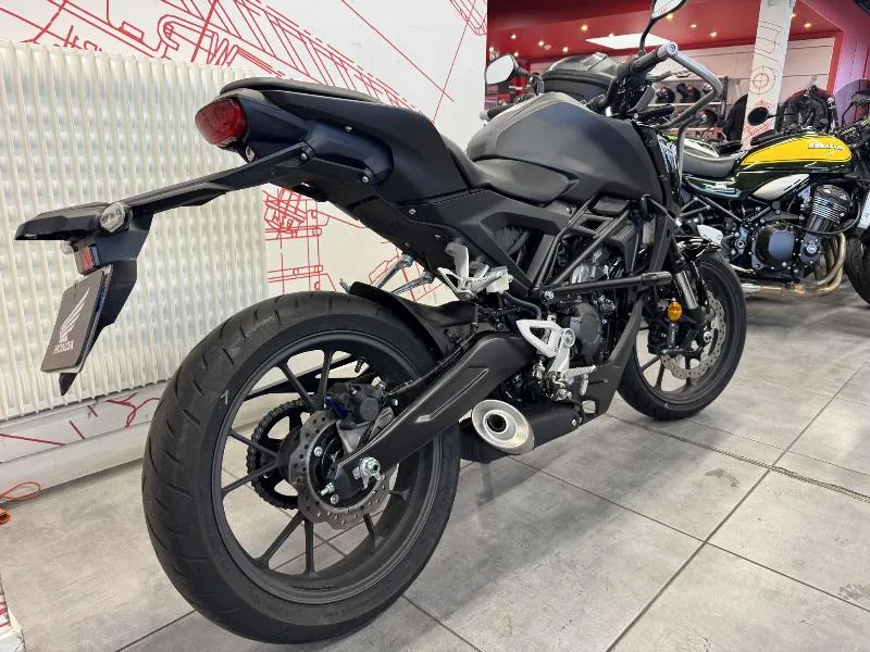 CB 125  R