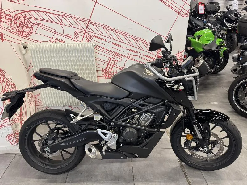 CB 125  R