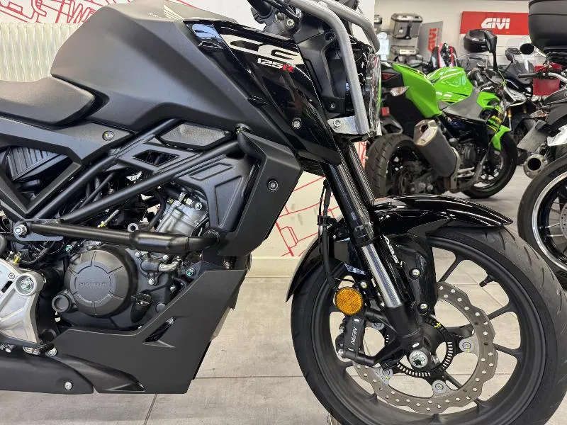 CB 125  R