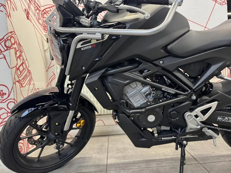 CB 125  R