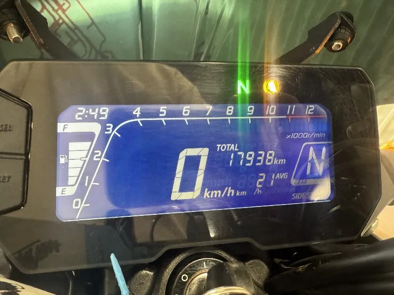 CB 125  R
