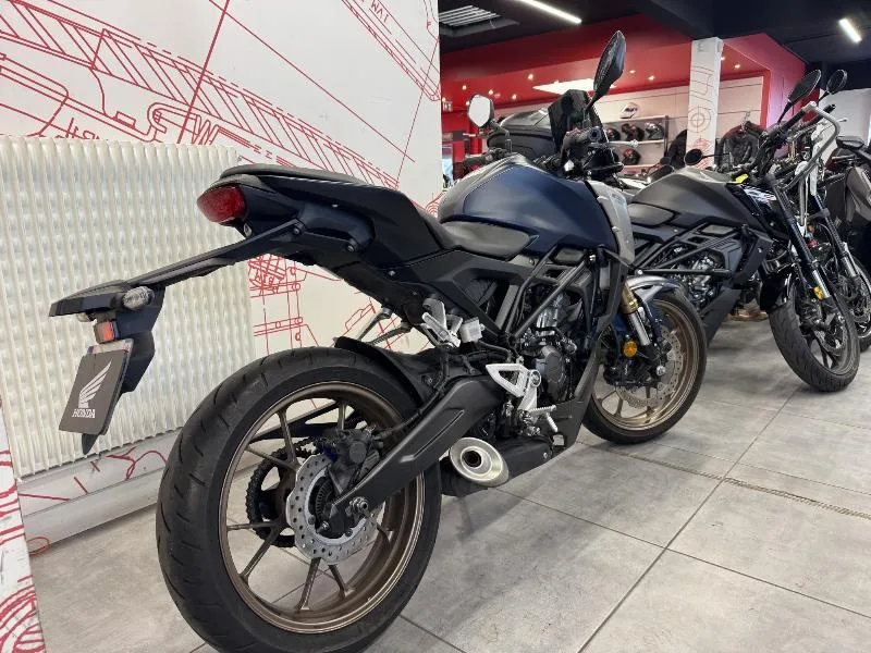 CB 125  R