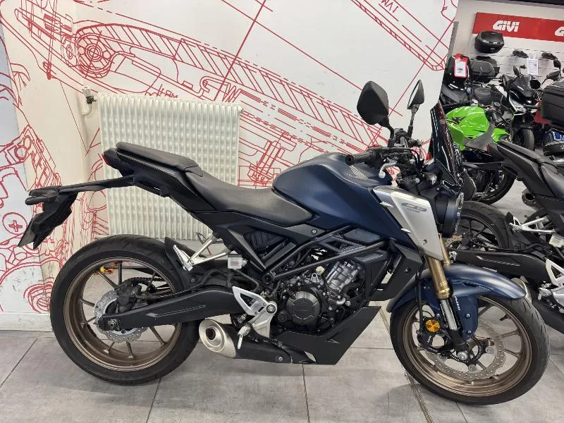 CB 125  R
