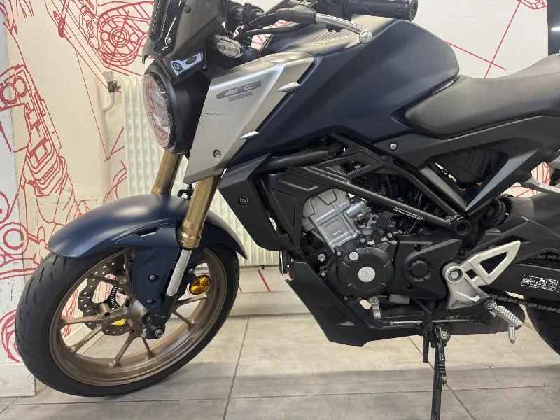 CB 125  R