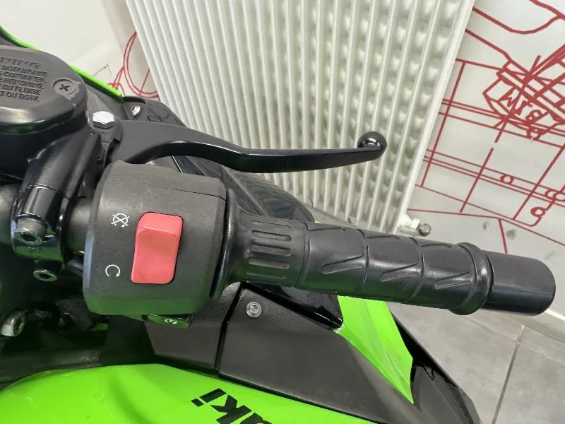 NINJA 400