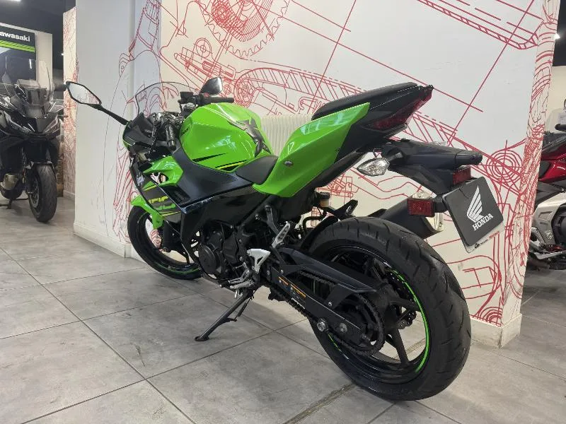 NINJA 400