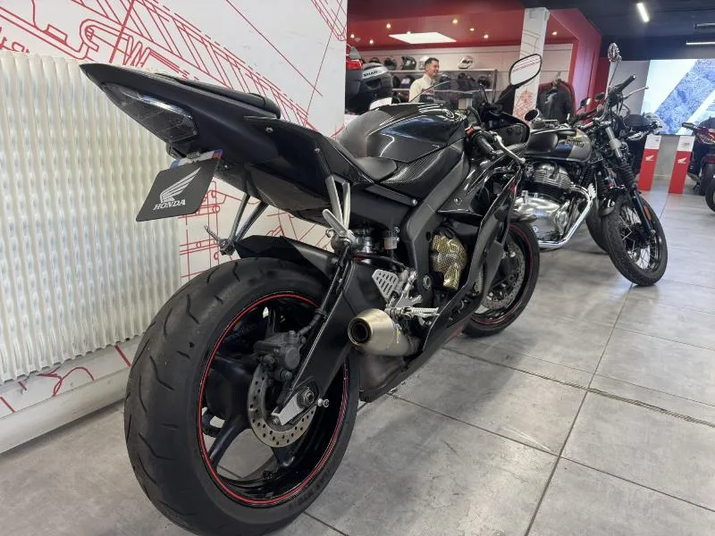 YZFR6