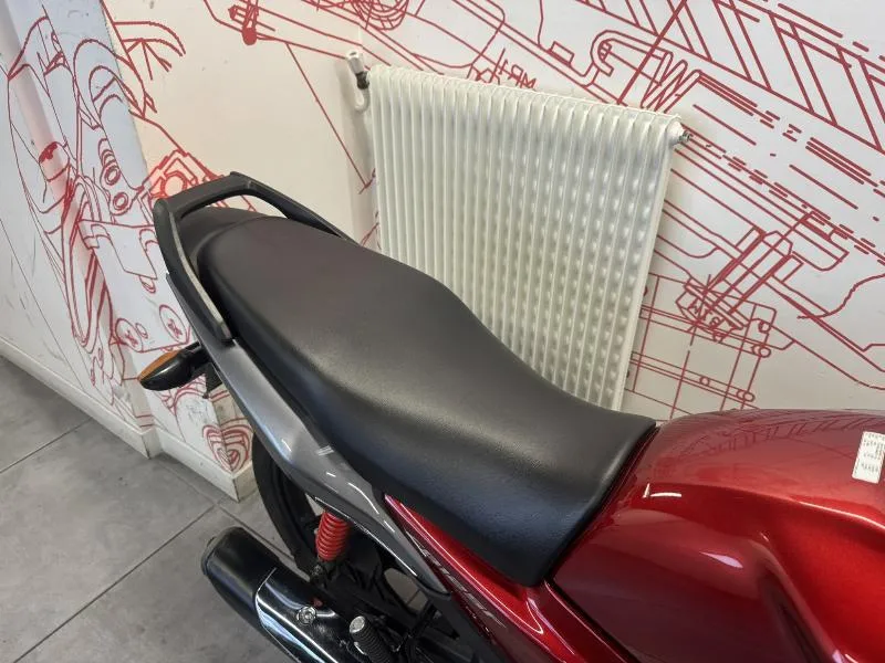 CB 125 F