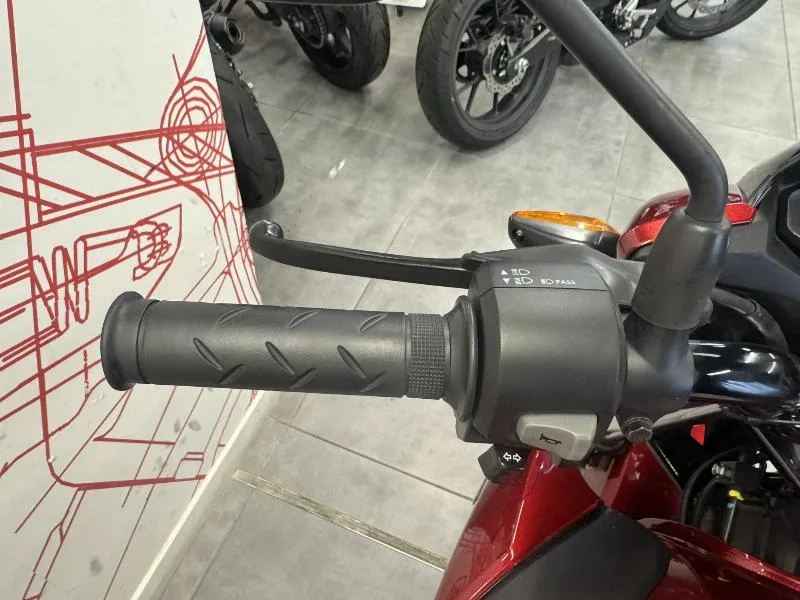 CB 125 F
