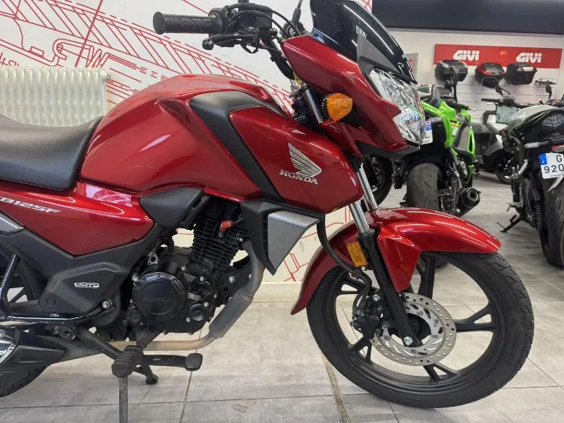 CB 125 F