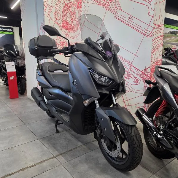 XMAX 300