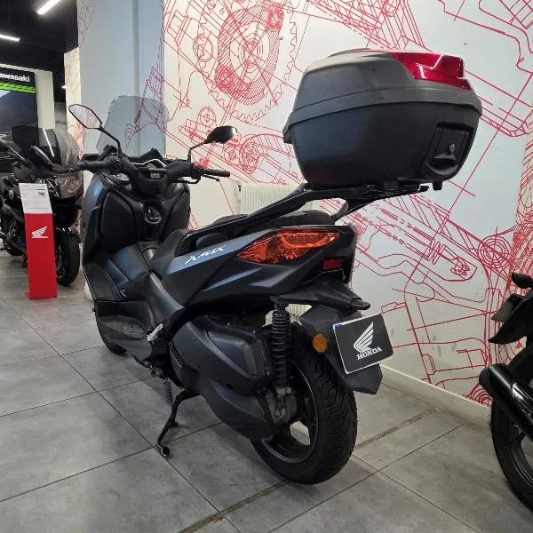 XMAX 300
