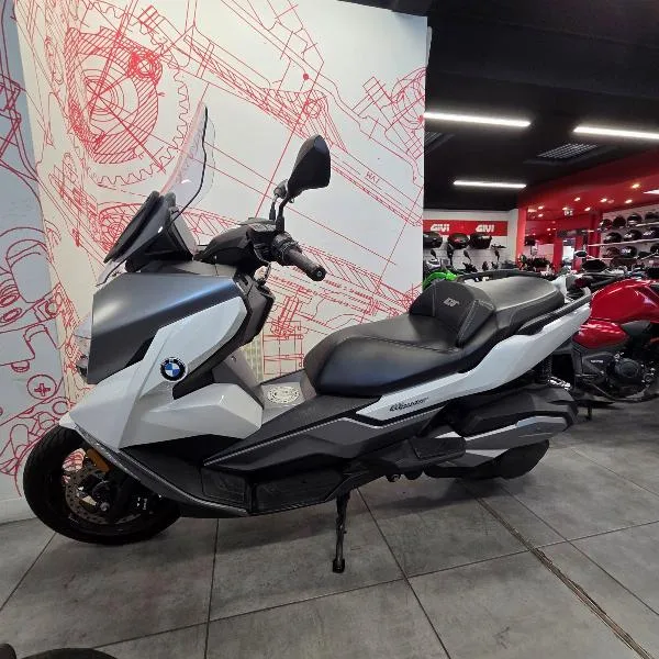 C 400 GT
