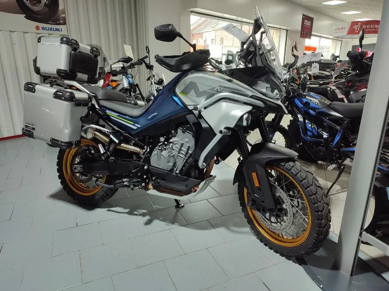 MT 800 TOURING