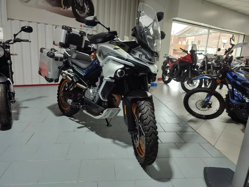 MT 800 TOURING
