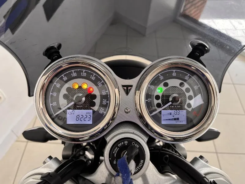 SPEED TWIN 1200