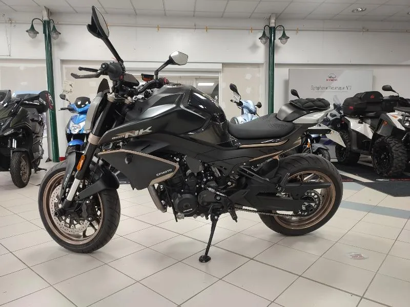NK 800 THORN BIKES