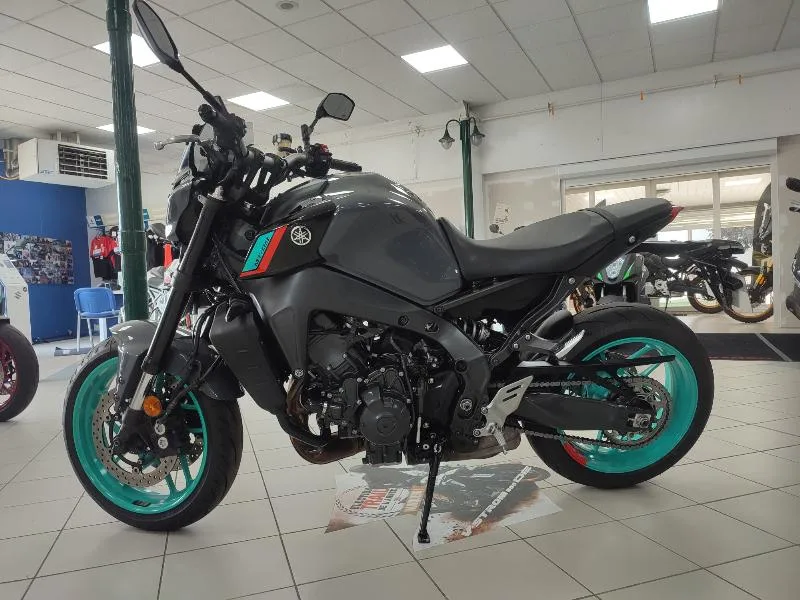 MT09