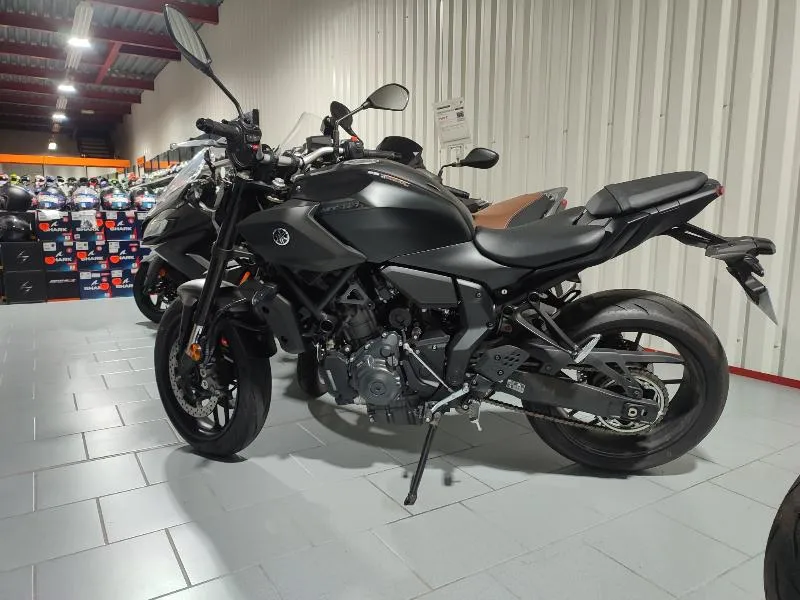 MT07