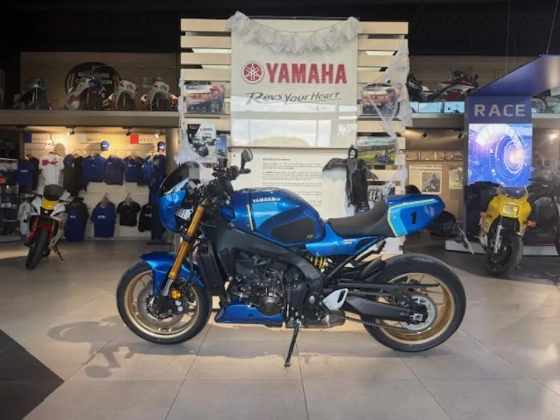 XSR 900 CAFE RACER DE DIRECTION 193MOIS DE 2000 D'EQUIPEMENTS  GARANTIE CONSTRUC