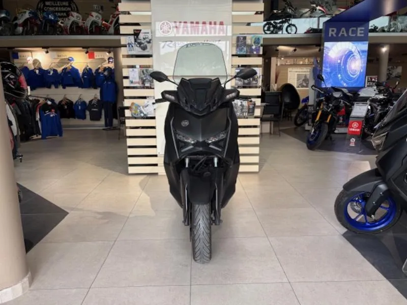 XMAX 125