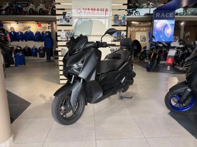 XMAX 125